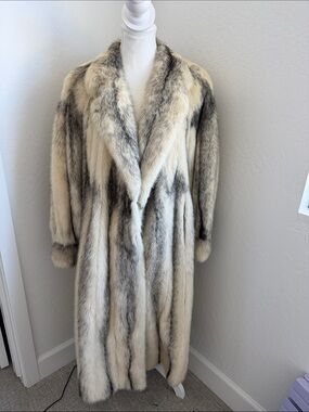 Luxurious authentic custom made Max Bogan Cream and Gray Long MINK Fur Coat